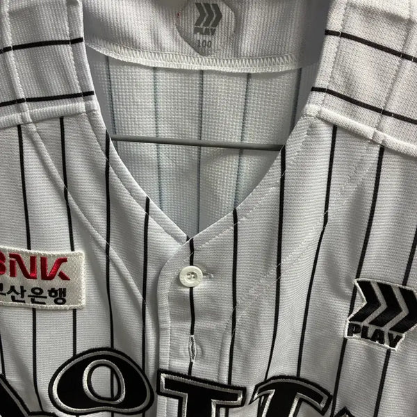 [BUNJANG] Lotte Giants Old Stripe Baseball Jersey 100 (No Player Name) / 롯데 자이언츠 올드 스트라이프 유니폼 100 노마킹 판매
