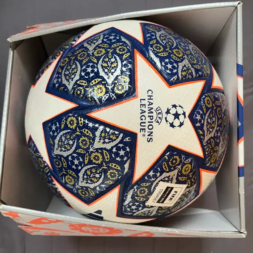 [BUNJANG] Official UEFA Champions League Istanbul 2023 Final Football / 네고 가능) 챔피언스리그 이스탄불 2023 FINAL 공인구 새상품 축구