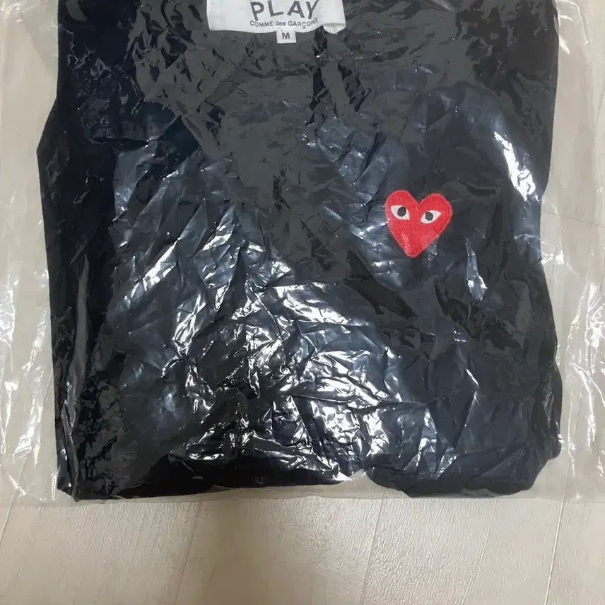 [BUNJANG] Comme des Garçons PLAY Black T-shirt Size M / 꼼데가르송 플레이 반팔티셔츠 블랙 M