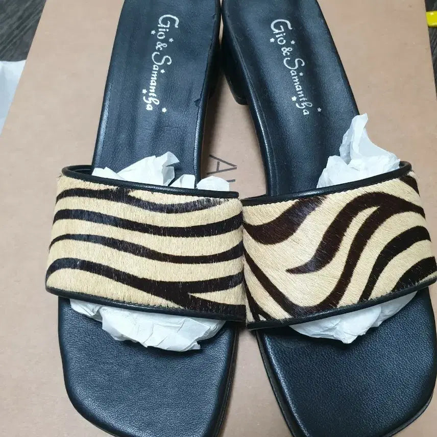 [BUNJANG] Somsom Tavasa Genuine Hair Sheep Leather Slippers (Size 240) / 천연 송치가죽 슬리퍼(새상품)