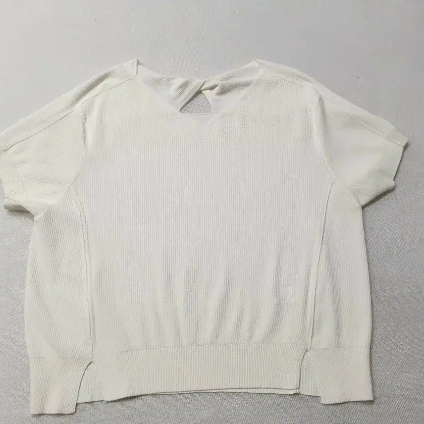 [BUNJANG] SJSJ Ivory White Short Sleeve Knit Top / SJSJ 아이보리화이트 반팔 니트 프리사이즈