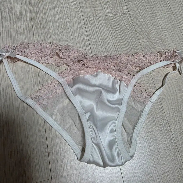 [BUNJANG] Satin Lace Thong Panties / 새틴 레이스 끈 팬티