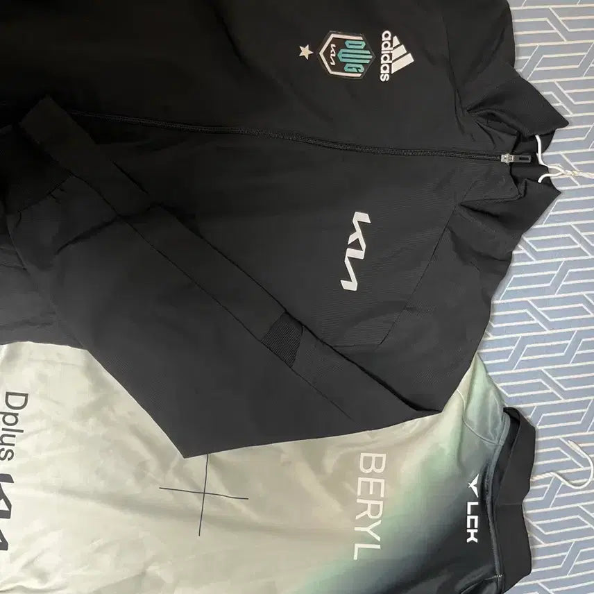 [BUNJANG] Beril Signed Windbreaker & Jacket / 베릴 사인 바막 및 자켓