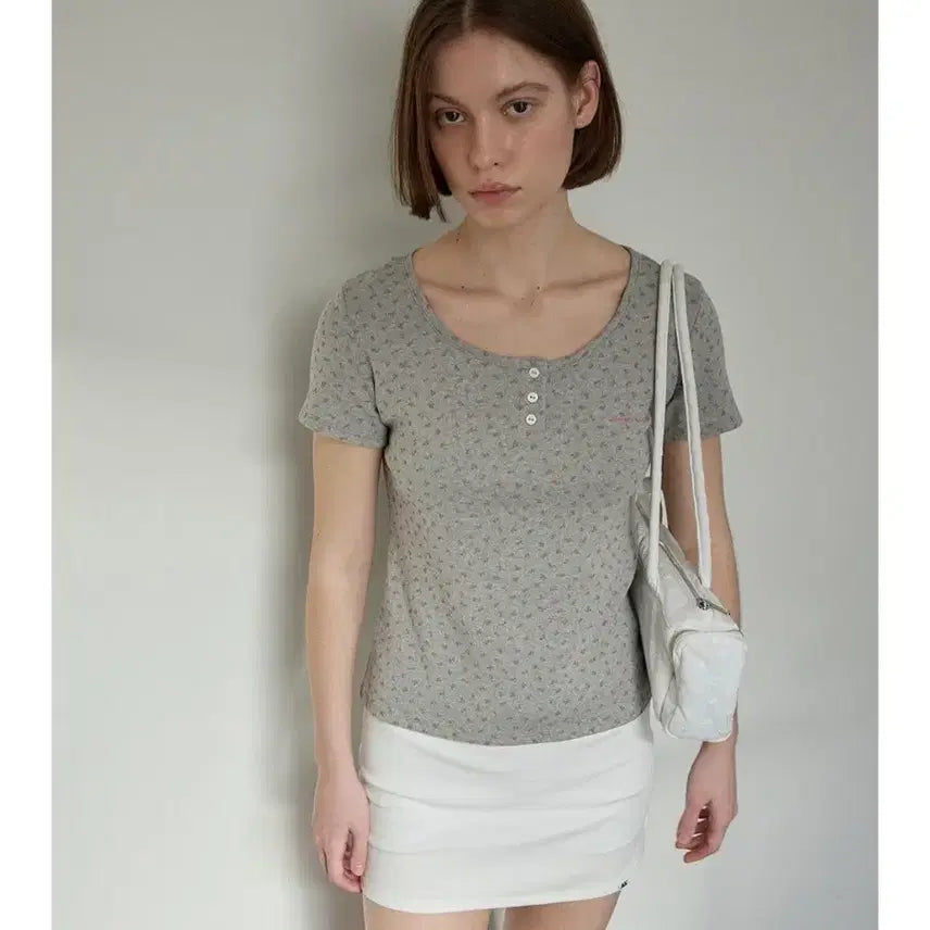 [BUNJANG] Abam Home Flower Eyelet Button T-Shirt Gray / 아밤홈 플라워 아일렛 버튼 티셔츠 그레이