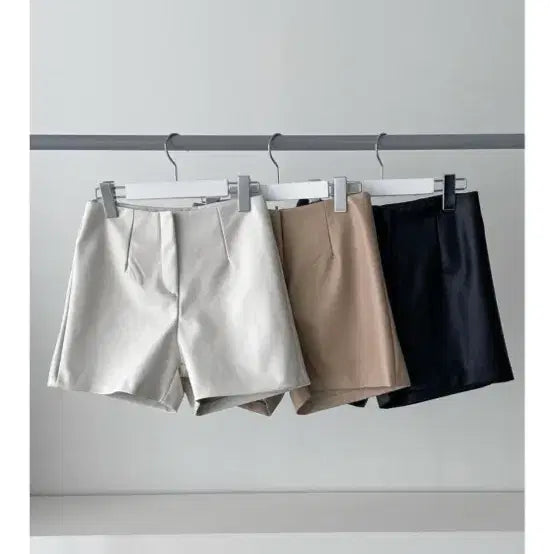 [BUNJANG] Leather Shorts (Black/White, M) / 레더 반바지 화이트 검정 m