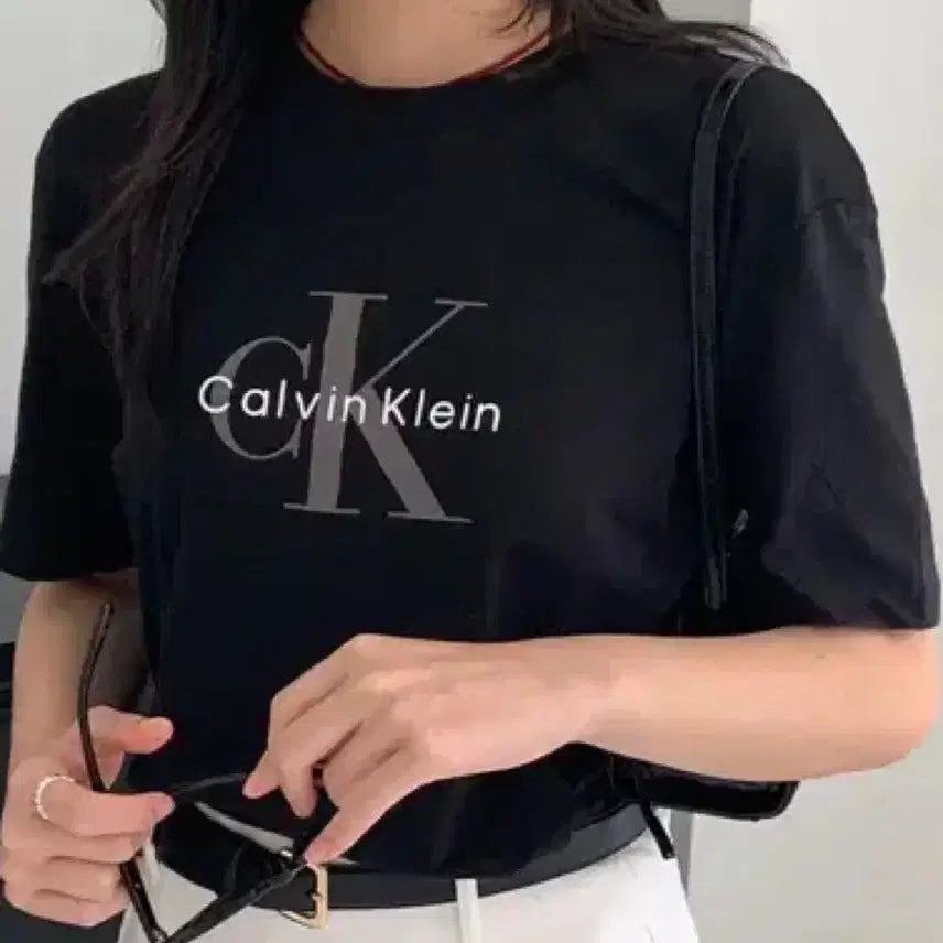 [BUNJANG] Calvin Klein Women's T-Shirt / 캘빌클라인 여성 반팔