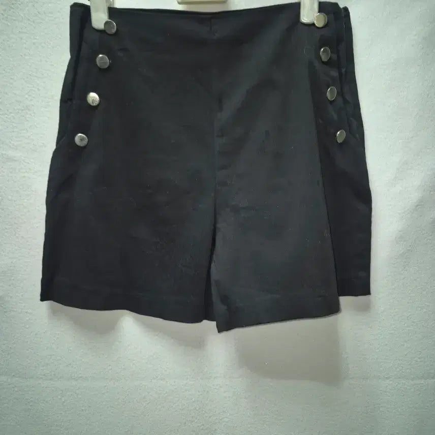 [BUNJANG] Black Button Short Pants XS / 검정색 버튼 숏팬츠 XS 여러개 개당  3개 만원