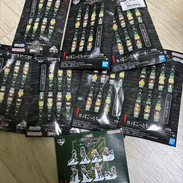 [BUNJANG] Attack on Titan Acrylic Stand & Charm Set (Sealed) / 미개봉 진격의거인 하위상 세트