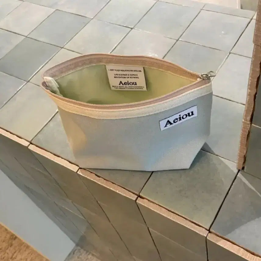 [BUNJANG] Aeiou Pouch Mint Grey Stone L Size / 아에이오우파우치 Mint grey stone L size