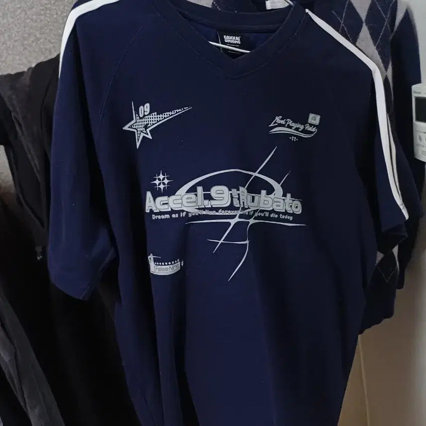 [BUNJANG] Ggai by Union Birds Rubato V-Neck T-Shirt (Medium) / 가까이 유니언즈 루바토 v넥 반팔 M