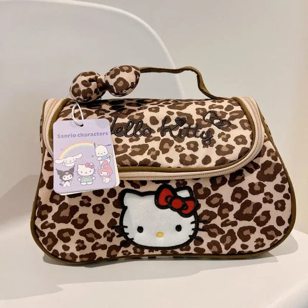 [BUNJANG] Hello Kitty Leopard Print Makeup Pouch Travel Pouch (New) / *새상품) 헬로키티 호피 메이크업파우치 여행용 파우치