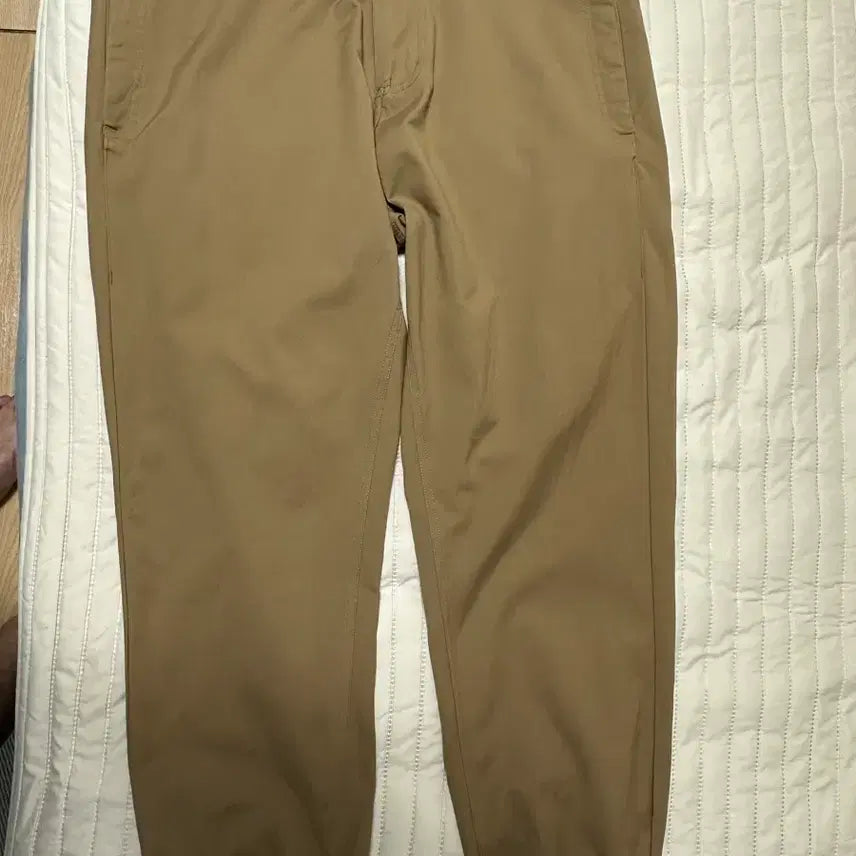 [BUNJANG] Lululemon Khaki Jogger Pants / 룰루레몬 카키색 조거 팬츠