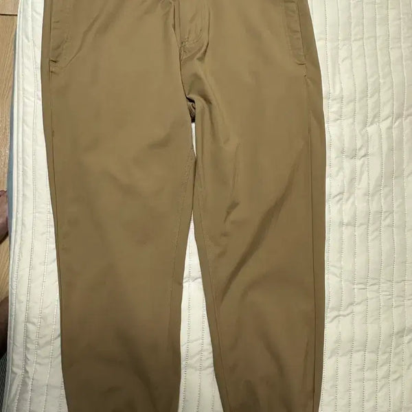 [BUNJANG] Lululemon Khaki Jogger Pants / 룰루레몬 카키색 조거 팬츠