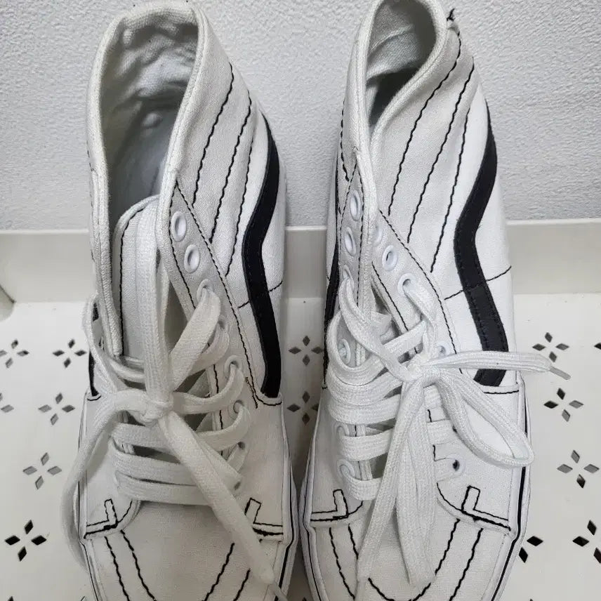 [BUNJANG] Vans Skate High Top Sneakers White / 70210/ 반스 스케이드 운동화 하이 245