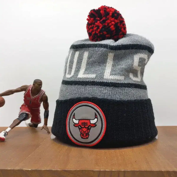 [BUNJANG] Mitchell & Ness Chicago Bulls 2014 Winter Knit Pom Beanie Grey / 미첼 앤 네스 2014 시카고 불스 겨울 니트 방울 모자 그레이
