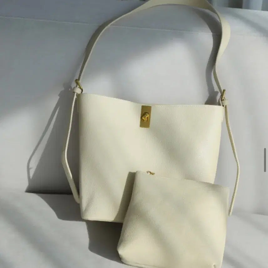 [BUNJANG] Ivory Shoulder Bag and Pouch Set / 아이보리 숄더백 파우치 세트 새상품