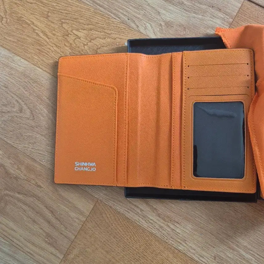 [BUNJANG] Shinhwachangjo Orange Wallet / 신화창조 오렌지 지갑