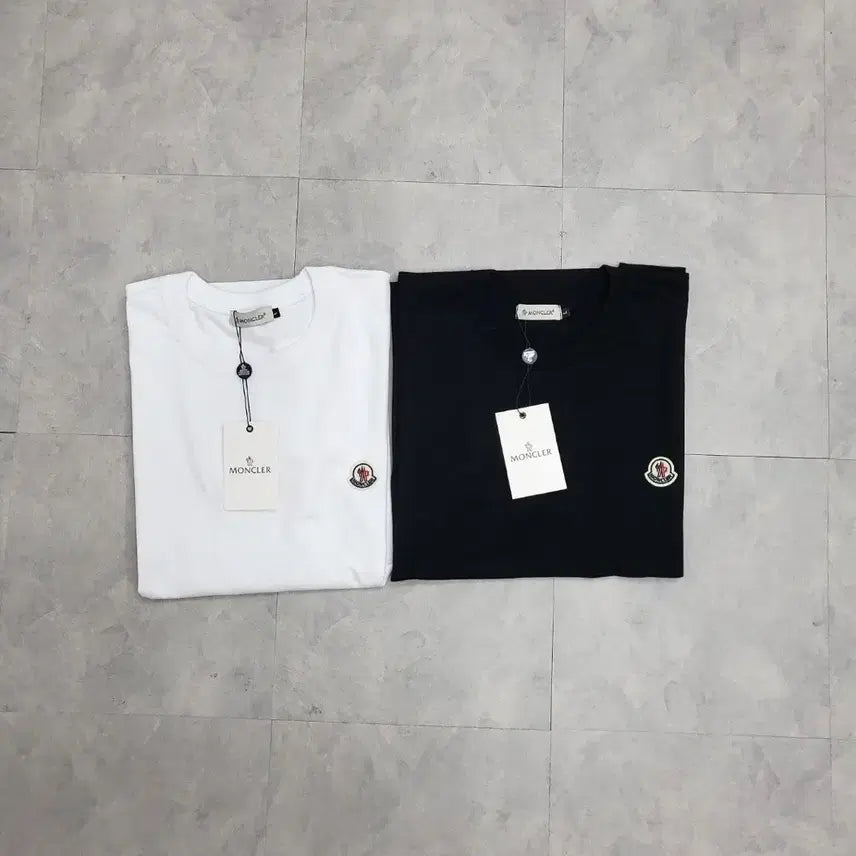 [BUNJANG] Moncler Short Sleeve T-Shirt White/Black / 몽클레어 반팔 티셔츠 화이트/블랙