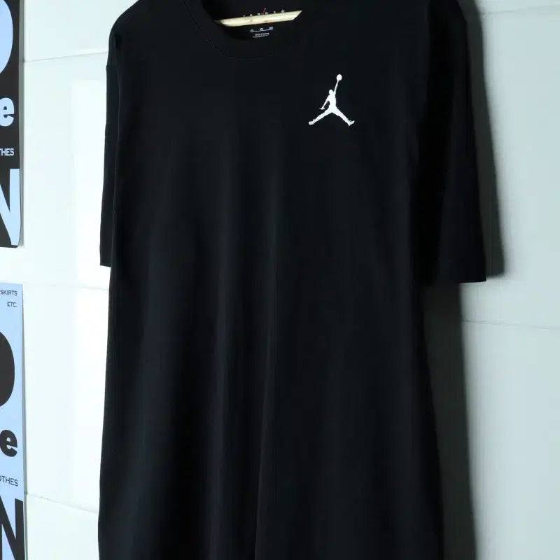 [BUNJANG] Jordan Black Short-Sleeve T-Shirt - Size 3XL / (3XL) 조던 반팔 티셔츠 새상품 빅사이즈 블랙 올드스쿨-H34375