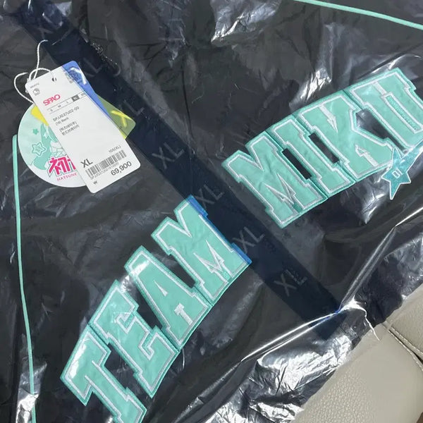 [BUNJANG] SPAO x Hatsune Miku Collaboration Windbreaker XL / 스파오 미쿠 콜라보 윈드브레이커XL 판매합니다