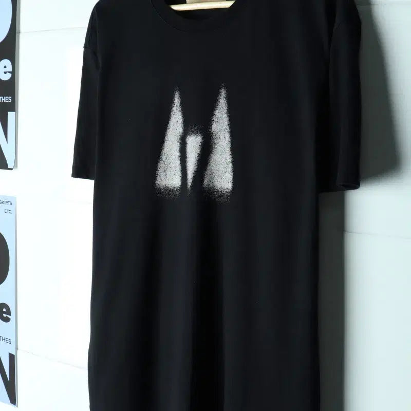 [BUNJANG] Matinkim 22SS Graphic Black Oversized T-Shirt / (F) 마뗑킴 반팔 티셔츠 22SS 그래픽 블랙 놈코어-H34383