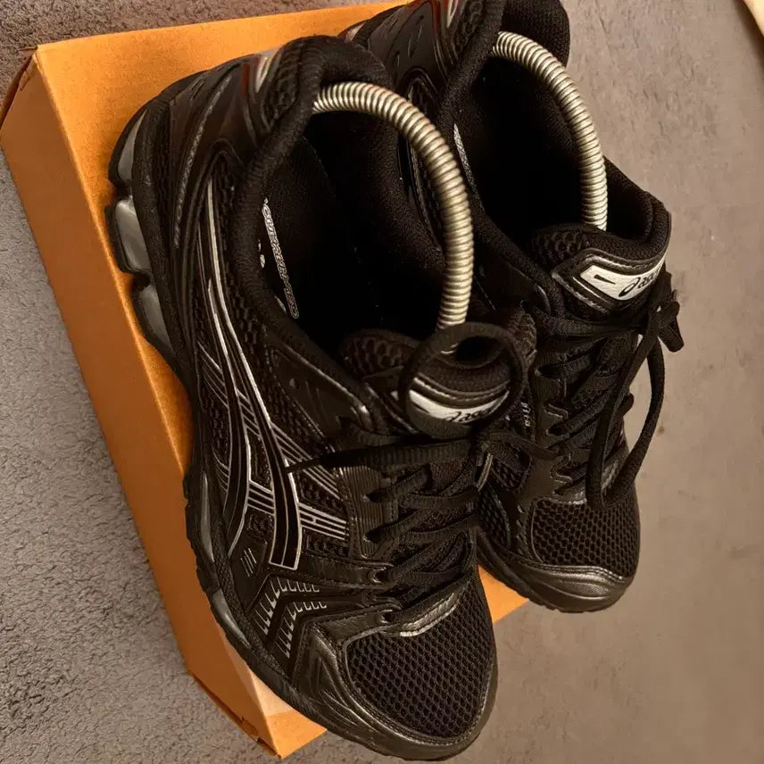 [BUNJANG] ASICS Gel-Kayano 14 Black Running Shoes (275mm) / 아식스젤카야노14 블랙 275