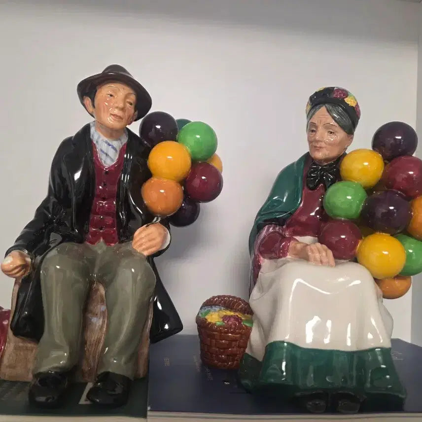 [BUNJANG] Royal Doulton The Balloon Man HN1954 Figurine / 로얄덜튼 풍선파는 할아버지 할머니