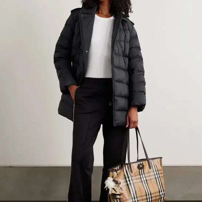 [BUNJANG] Burberry Kent Short Hooded Padded Coat FW25 L Size / [백화점구매] 버버리 켄트 쇼트 후드 패딩 코트 FW25 L사이즈