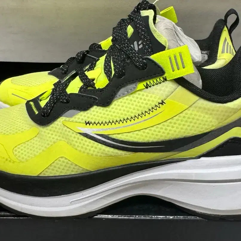 [BUNJANG] FILA Speed Neon Yellow Sneakers (230) / FILA 운동화 네온 옐로우 스피드 230