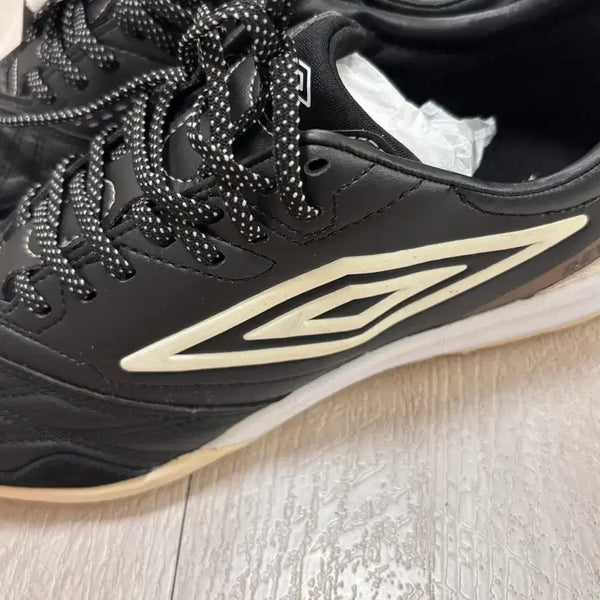[BUNJANG] Umbro Soccer Cleats (250mm / US 7) / 엄브로 축구화 250(작게나와서 245)