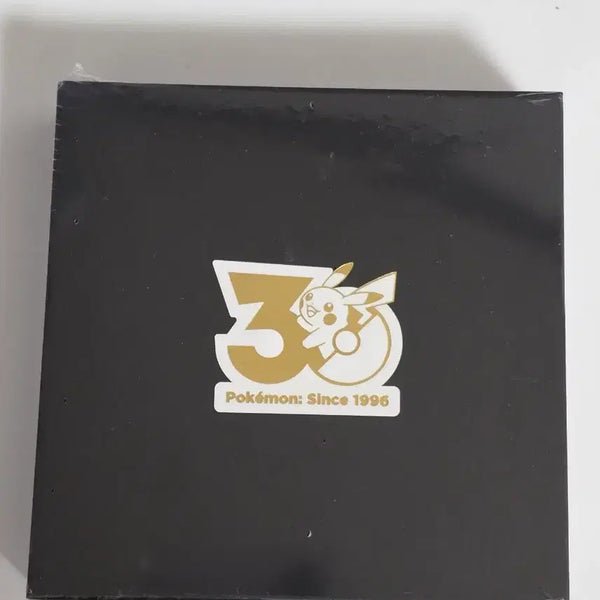 [BUNJANG] Pokemon Store 30th Anniversary Badge / 포켓몬 스토어 30주년 뱃지 4월