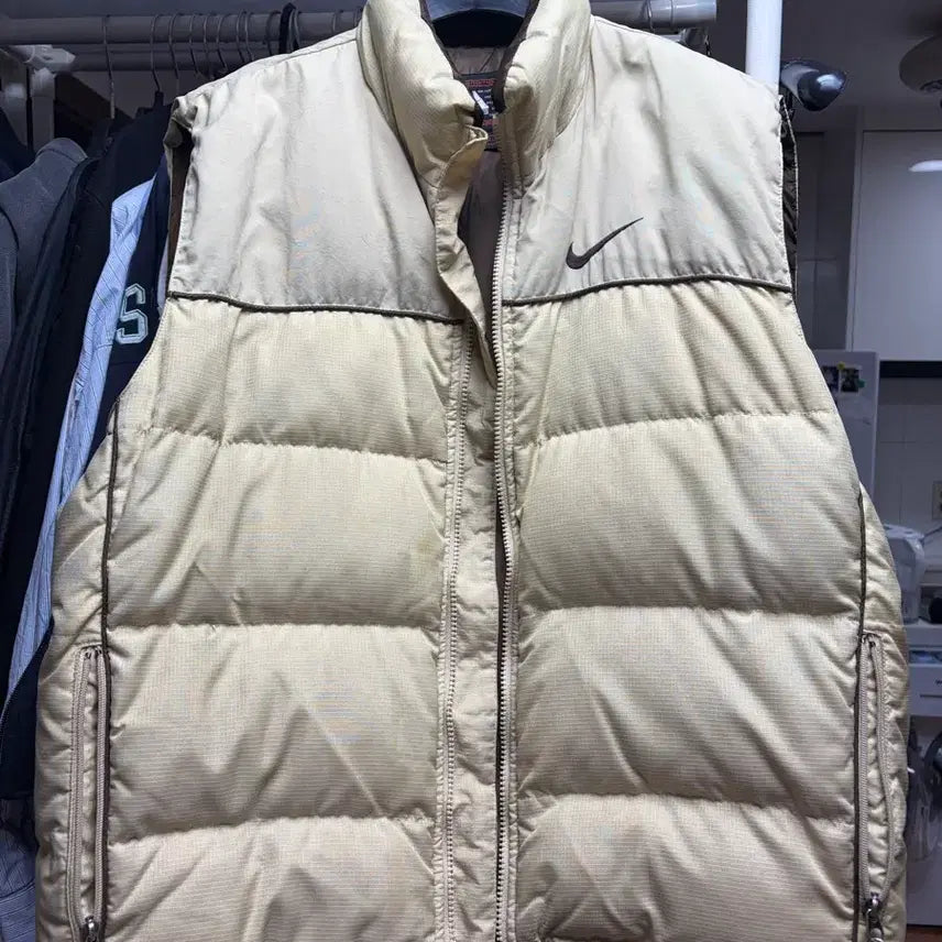 [BUNJANG] Nike ACG Padded Vest Beige Size 105 / 나이키 ACG 패딩 조끼 베이지 105