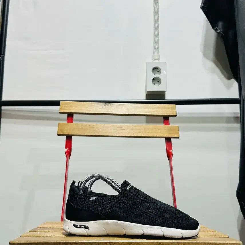 [BUNJANG] Skechers Arch Fit Refine Slip-On Women's Sneakers / 230) 스케쳐스 슬립온 여성 여자 운동화 아치핏 리파인