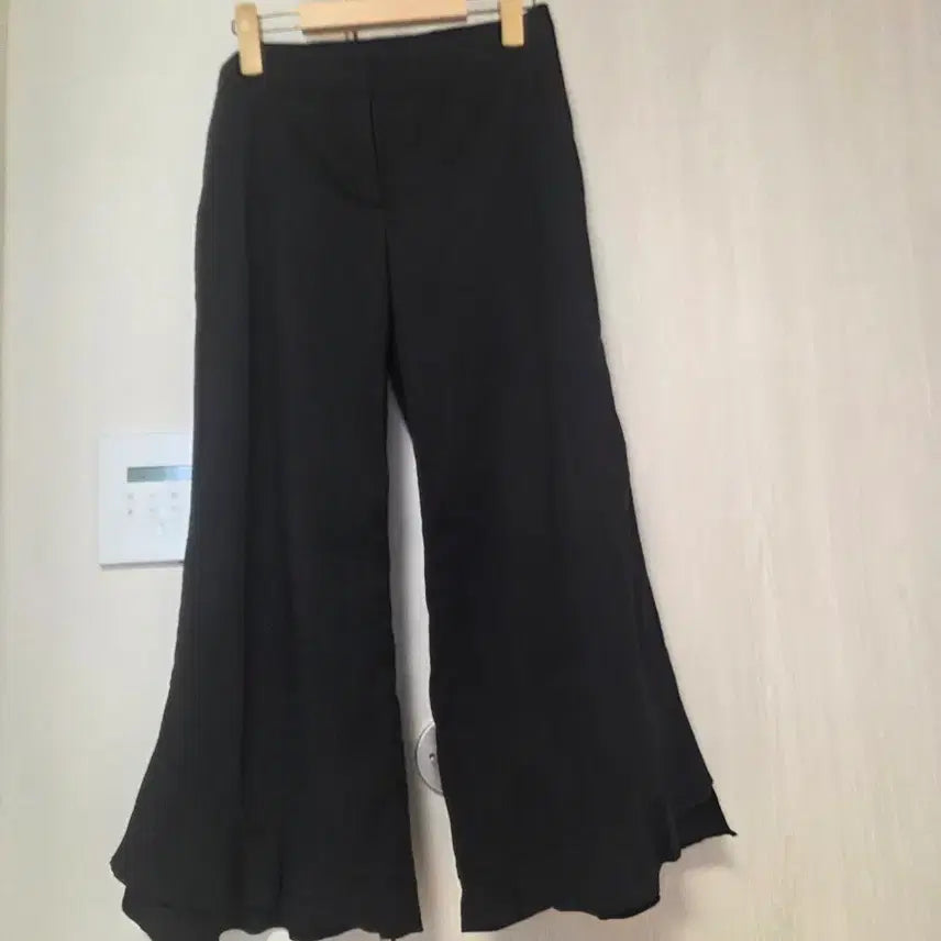 [BUNJANG] Son Jung Wan Black Frill Wide Pants / 손정완 블랙프릴와이드바지