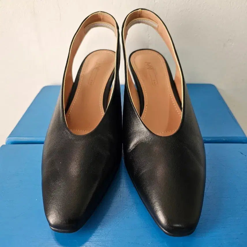 [BUNJANG] Black Slingback Shoes with Elastic Heel Strap (240E) / 블랙  뒷꿈치스트랩안쪽에 엘라스틱밴드 볼넓은 슬링백  240E 새상품
