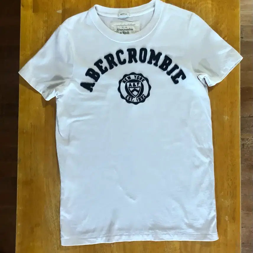 [BUNJANG] Abercrombie & Fitch Short Sleeve T-Shirt White / 아베크롬비 반팔 티셔츠 화이트
