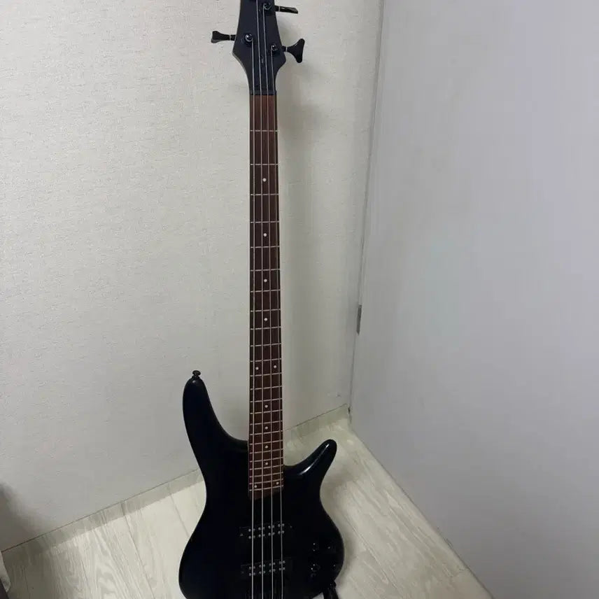 [BUNJANG] Ibanez SR300EB Bass Guitar Black / Ibanez SR300EB 베이스 기타 블랙