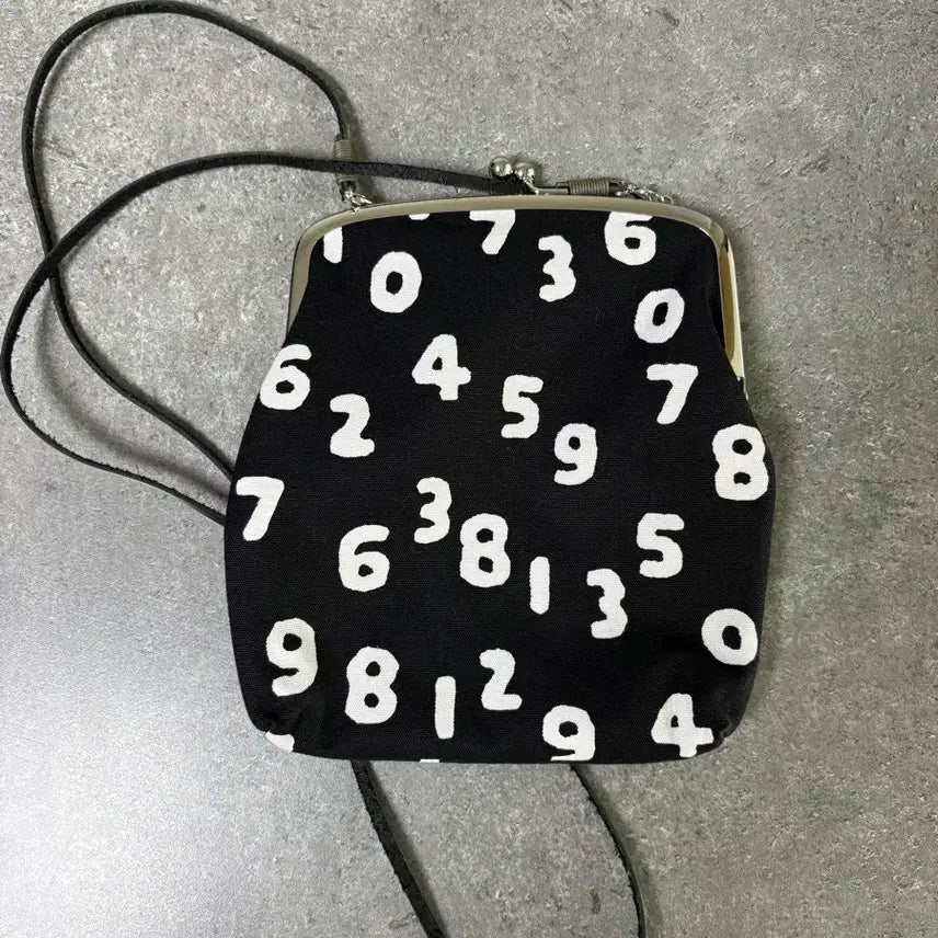 [BUNJANG] SOUEN Kamaguchi Cross Bag / 소우소우 가마구치 크로스