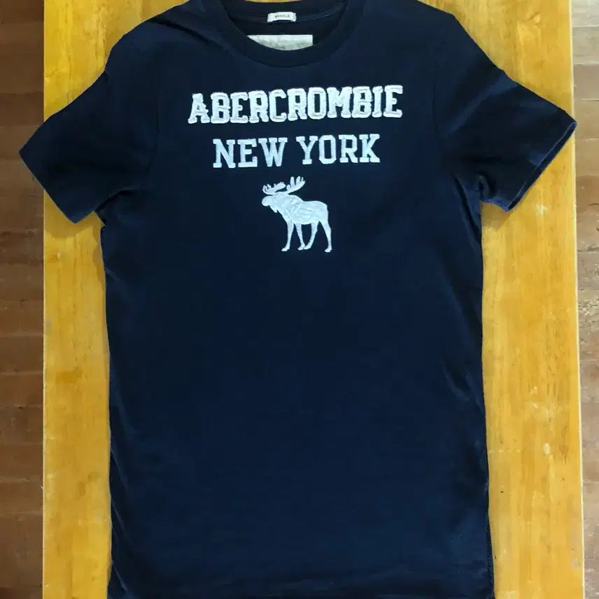 [BUNJANG] Abercrombie & Fitch New York Graphic T-Shirt Navy / 아베크롬비 뉴욕 반팔티 네이비