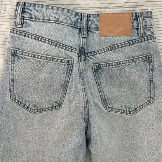 [BUNJANG] ZARA Light Wash Wide Leg Denim Pants (Size 34) / ZARA 연청데님 34