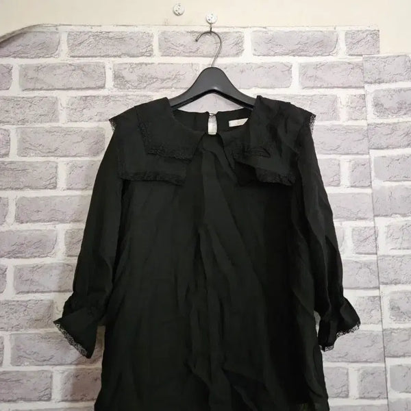[BUNJANG] Melbon Black 3/4 Sleeve Lace Blouse / Melbon 블랙 칠부 레이스 블라우스/알뜰한여우