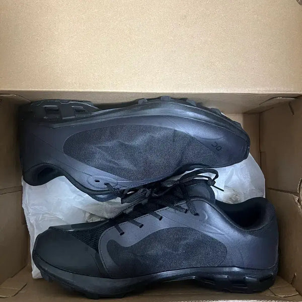 [BUNJANG] On Running Cloudventure Peak Men's Shoes Size 260 / 온러닝 파프 클라우드벤쳐 피크 260 새상품