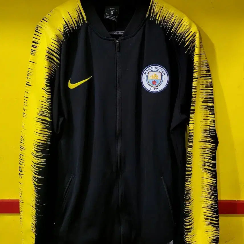[BUNJANG] Official 18-19 Manchester City Anthem Track Top Jersey - Size M / 정품 18-19 맨체스터시티 앤썸 트랙탑 져지