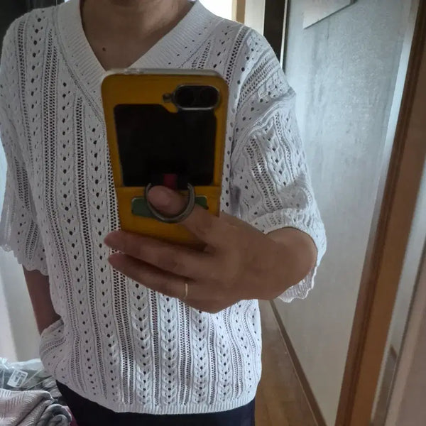 [BUNJANG] White Short-Sleeved Knit V-Neck Top with Lace Detail / 화이트 반팔 니트