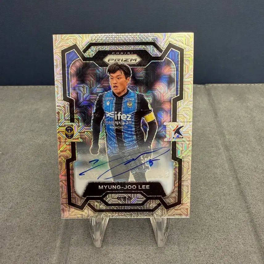 [BUNJANG] 2024 Panini K League Prism Incheon United Lee Myung Joo 25-Limited Mosaic Auto Card / 2024 K리그 프리즘 인천 이명주 25한정 모조 오토 카드