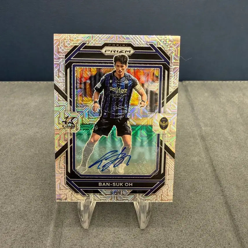 [BUNJANG] 2023 Panini K League Prism Ohbanseok Limited Edition Autograph Card / 2023 K리그 프리즘 인천 오반석 25한정 모조 오토 카드