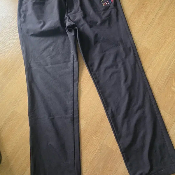[BUNJANG] Mark &ロナ Golf Pants with Embroidered Detail / 마크앤로나