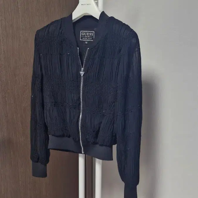 [BUNJANG] Guess Chiffon Pleats Blouson Jacket Black XS / 게스(XS) 쉬폰 플리츠블루종 자켓 블랙