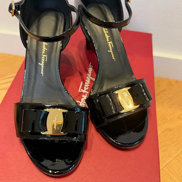 [BUNJANG] Salvatore Ferragamo Vara Mules Black Sandals / 페라가모 바라 뮬 샌들 블랙