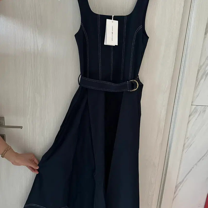 [BUNJANG] Tommy Hilfiger Topstitch Square Neck Belted Midi Dress Navy / 타미힐피거 탑스티치 스퀘어넥 벨티드 미디 원피스 네이비